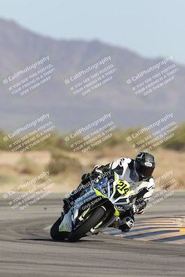 media/Oct-04-2025-CVMA (Sat) [[408bcdd6e4]]/Race 13-Amateur Supersport Open/